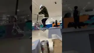 Ладно, теперь тебе нужно его обмануть... 😆🙈