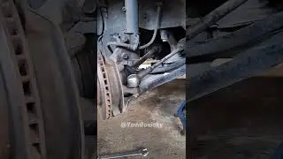 Install tie rod end suzuki swift #reels #fbpro #tierodend #steeringsystem #noise #shorts #mechanic