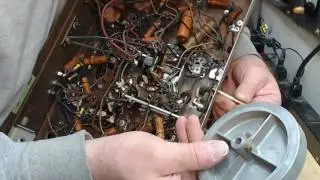 1939 ZENITH 7J368 AC-DC SHUTTERDIAL Radio Console Part 3 of 10 Chassis Underside