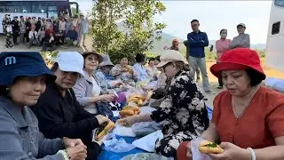 Mạnh thường quân QUẬN 6 TPHCM tặng bà con nghèo miền núi 100 PHẦN QUÀ YÊU THƯƠNG../709