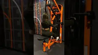 Tirage horizontal prise neutre machine - Neutral-grip seated horizontal row machine