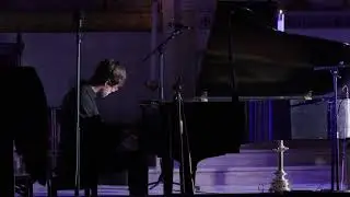 Alvin Lucier Music for piano and amplified sonorous vessels - Cantata Profana