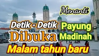 Alun Alun Kota Pasuruan | Malam Tahun Baru Masyarakat  Menanti Detik detik Payung Madinah dibuka