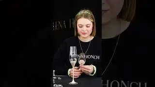 The procces of creation wedding champagne flutes by Elena Honch