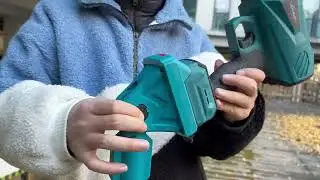 How to far away the noise and dust when you clean the blower