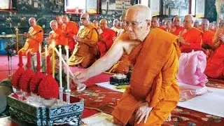 สมเด็จพระมหามุนีวงศ์ เป็นประธานในการเจริญพระพุทธมนต์ ณ พระอุโบสถวัดพระศรีรัตนศาสดาราม พ. ๑๖ ก ค  ๕๗