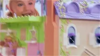 Caring Corners Ad - Mrs Goodbee Dolls House And Daisy Greenway (2010 Netherlands)