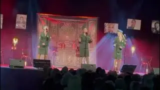 Les Andrew Sisters dans spectacle L'Eternel F&eacute;minin