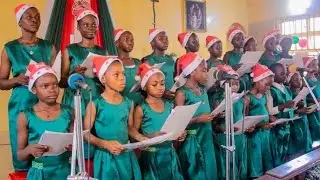 Araje umukiza yatuvukiye 🧑‍🎄🧑‍🎄🧑‍🎄 Yesu 🧑‍🎄