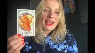 How to read Tarot. Guidance from Tarot Author and Creator Alice Grist.