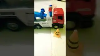 Jengulan truk derek #dj #truck #toys