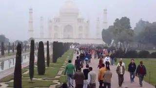 Taaj Mahal in Winter foggy weather