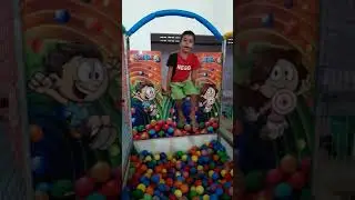 イザキ成長記録　4歳 2018 ブラジルの遊技場