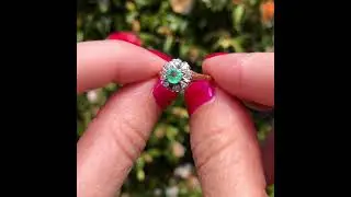 Vintage 1960s Emerald & Diamond 18ct Gold Cluster Ring