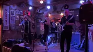 Wild Deuces - Shake-a-Billy-Baby