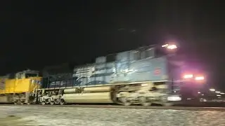 Union Pacific Heritage Unit 1982 leads MSAFW north through Hutto Texas(12/18/25)