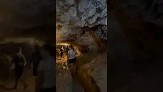 En las profundidades de las Cuevas de Bellamar, Cuba. #cubanos #cuba #cuban #nature #cave