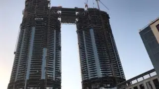 Sky Bridge Downtown Dubai Lifting a huge bridge in Dubai skyscraper all the way to 40 floors part 4