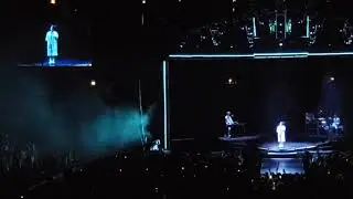 Billie Eilish LIVE 