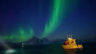 Northern lights in the Nuuk fiord with Nuuk Water Taxi