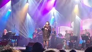 Mireille Mathieu Tours 2025