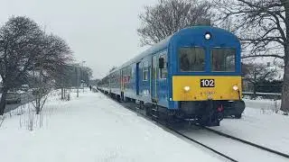 BDdf 102 (418 154-el) indul Pestszentimre felsőről S21 2934-el, 3 új festésű bhv kocsival 2026-01-13