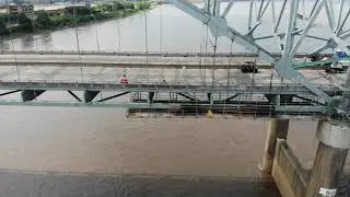 Hernando Desoto Bridge - the beam break