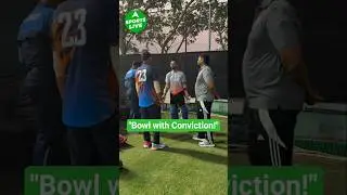 This is how Virat Kohli teaches bowling to Team India #kingkohli #trending