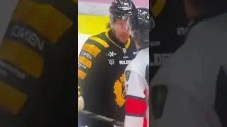 Jonathan Pudas reaktion mot Keegan Lowe (Skellefte&aring; AIK mot V&auml;xj&ouml; Lakers HC SHL i Sverige) (#Shorts)