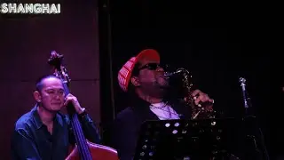 Patrick Bartley performs in Shanghai