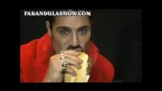 Ricardo Fort comiendo choripan en la calle. Video de @FarandulaShow