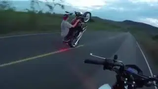 Hugo milgrau caindo da startinha 🏍😲