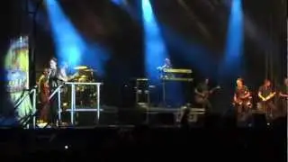 OLLY MURS - Guilfest - Signed Sealed Delivered - Falls down steps