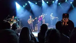 Sammy Rae & The Friends - LIVE @ The Mill & Mine (Lovin' You)