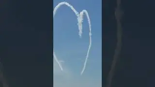 Coeur dans le ciel  😍   Spectacle a&eacute;rien 11 juin 2022 Les Sables d'olonne  &hearts;️