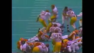 1982 USC Trojans @ Florida Gators - Buddy Schultheis great block against George Achica