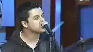 Green Day - 86 (Live on Mtv's first listen 2000)