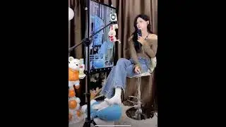 九七牛仔裤白袜脚1