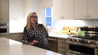 Light and Bright Two Tone Kitchen