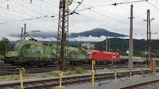 Звук Тельца! &Ouml;BB BR 1016 тяга двойного сцепления тянет грузовой поезд со станции Инсбрук.