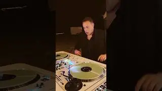 Использовать Queen для связи с хип-хоп-звездами&hellip; одобрил бы Фредди? 👀