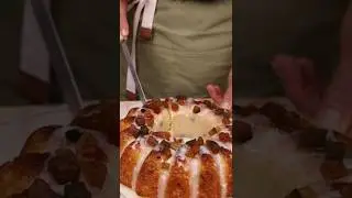 This English Sponge Cake is Perfect for Christmas