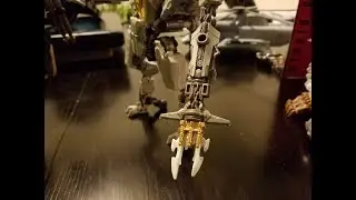 Studio Series Starscream Correction