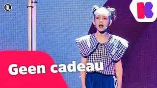 🎵Geen cadeau - LIVE bij DE GROTE SHOW - Kinderen voor Kinderen