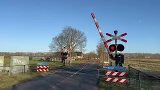 Spoorwegovergang Beerze // Dutch Railroad Crossing