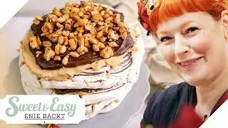 Schoko-Erdnuss-Pavlova - Schichttorte aus Baiserböden | Sweet & Easy - Enie backt | sixx