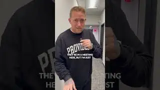 Джаяр отправляется за рождественской елкой... Прямо на работе! #шорты #рождество #смешно #праздник