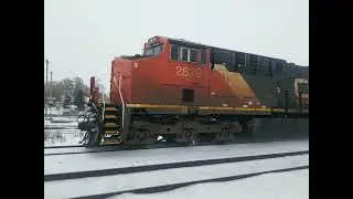 CN L570 GE ES44AC 2829 & GE ET44AC 3154 Approaching thru Georgetown on the Halton sub 