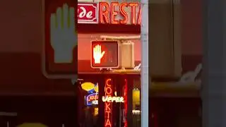 This LINCOLN CENTER #DINER is the #mgmEATS GO TO FOR POST-MOVIE PIE on the #UWS !!!