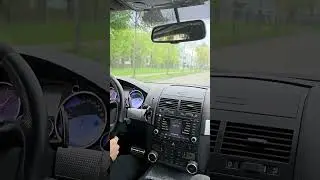 VW Touareg 6.0 W12 acceleration 20 - 100 km/h Straight Pipe sound